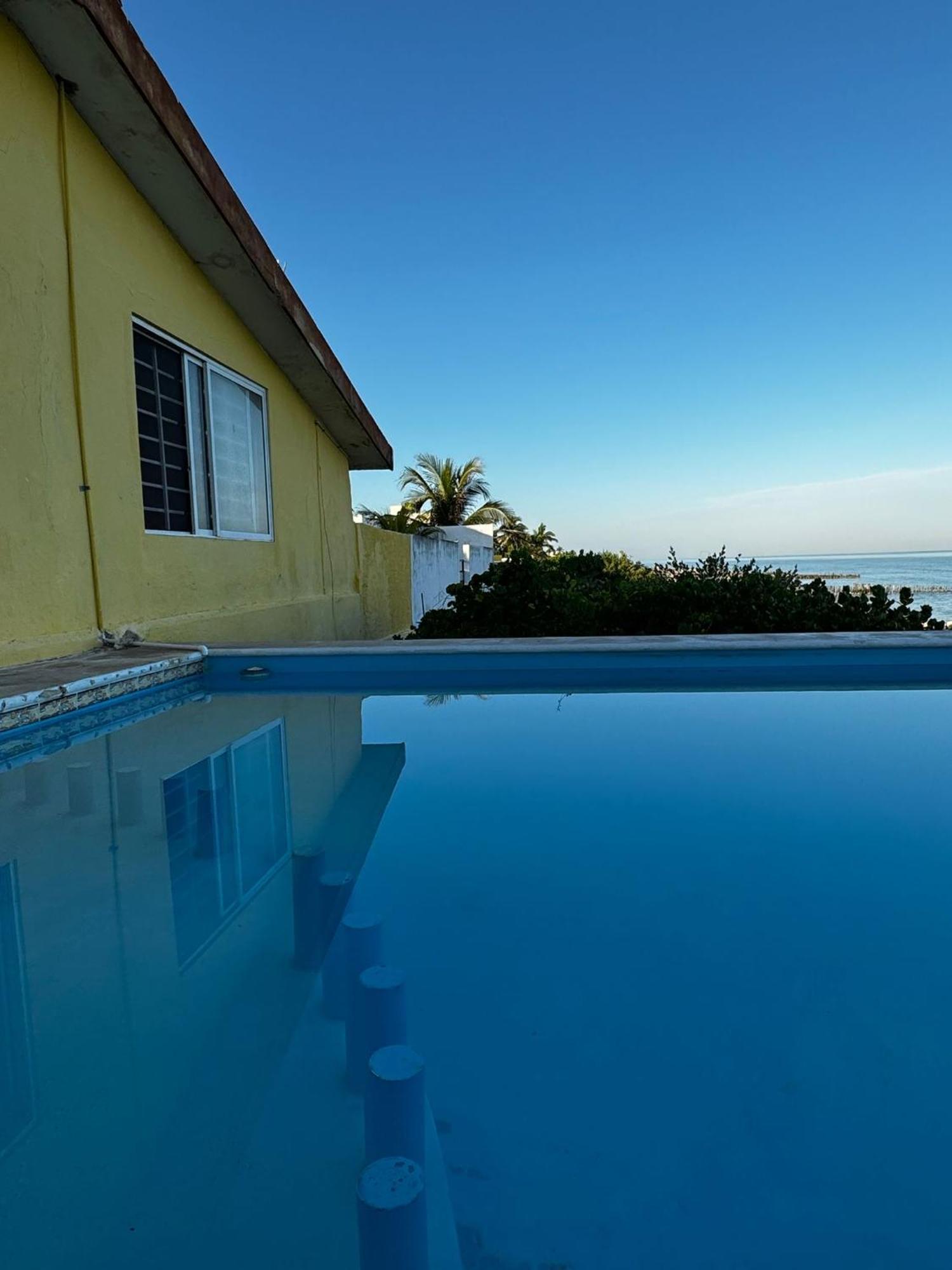 La Casa Amarilla Frente al Mar Chelem Exterior foto